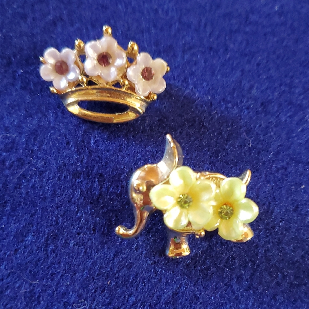 Floral Vintage 1950's Elephant and Crown Kids Brooch Set
